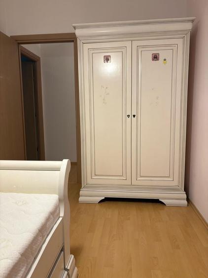 Apartament cu 3 camere decomandat în Titan