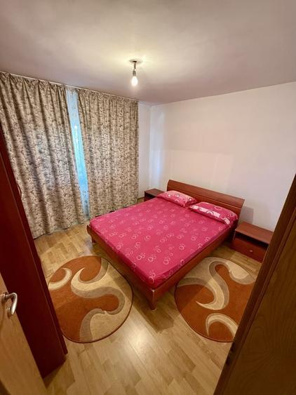 Apartament cu 3 camere decomandat în Micro 3
