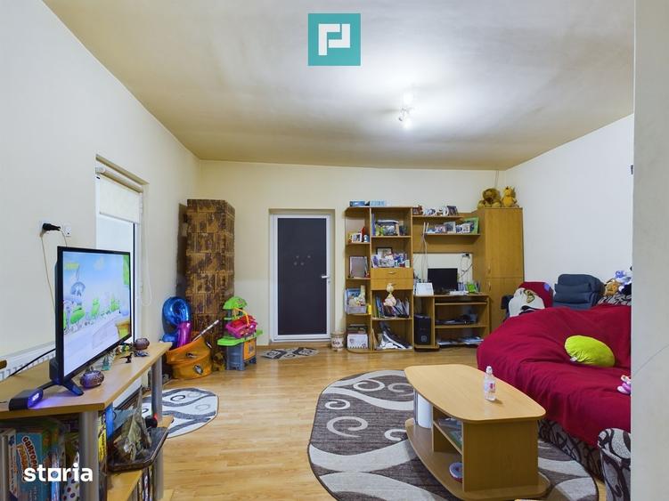 Casă cu 5 camere cu Teren 1440 Mp în Central