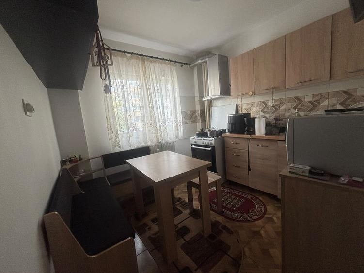 Apartament cu 2 camere semidecomandat în Iancului