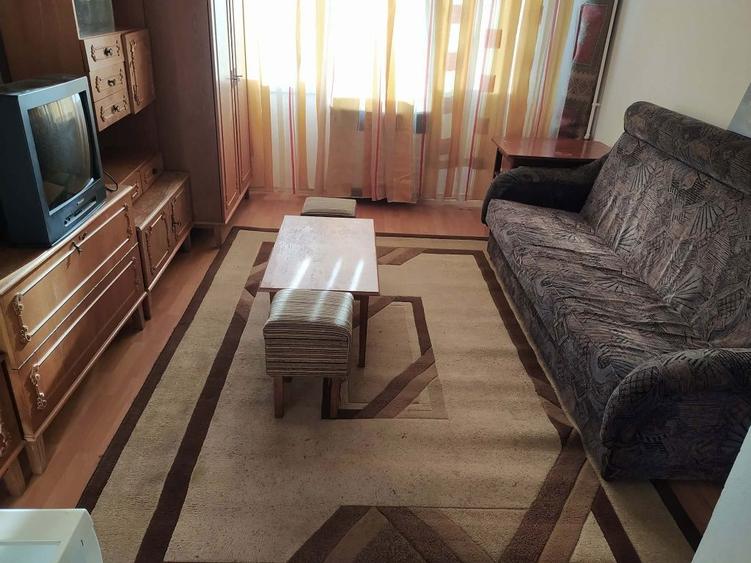 Garsonieră decomandată în Central