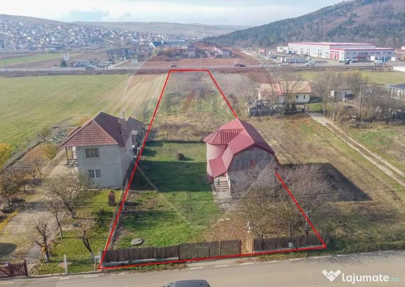 Casă cu 2 camere cu Teren 3301 Mp în Jucu