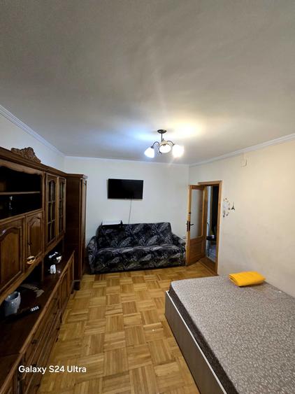 Apartament cu 3 camere decomandat în Ultracentral
