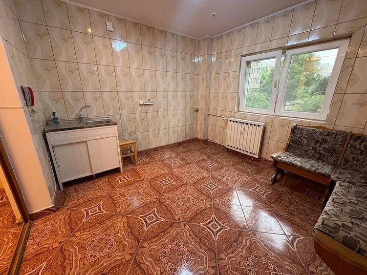 Apartament cu 2 camere decomandat în 13 Septembrie