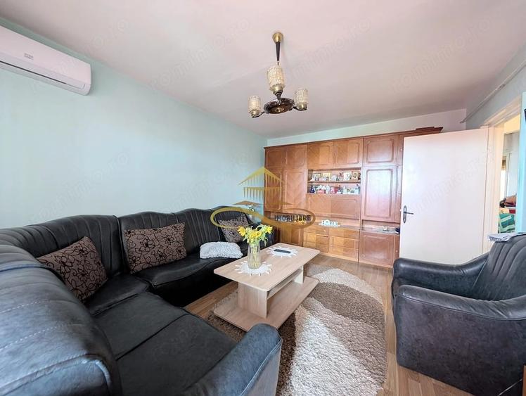 Apartament cu 3 camere decomandat în 9 Mai