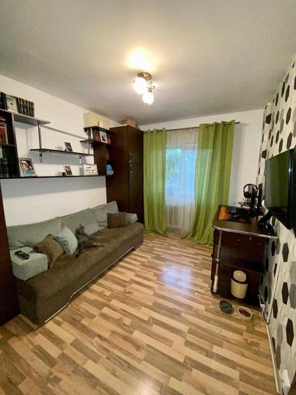 Apartament cu 3 camere decomandat în Popoveni