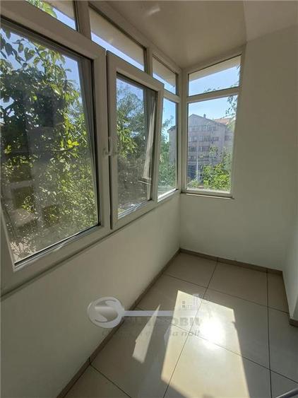 Apartament cu 3 camere decomandat, mobilat în Bucșinescu