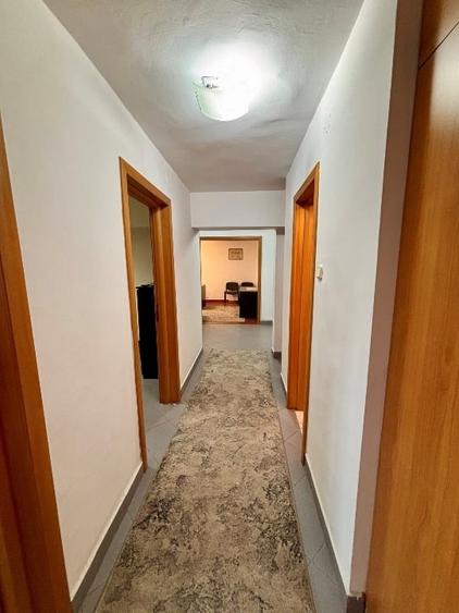Apartament cu 3 camere decomandat, mobilat în Unirii