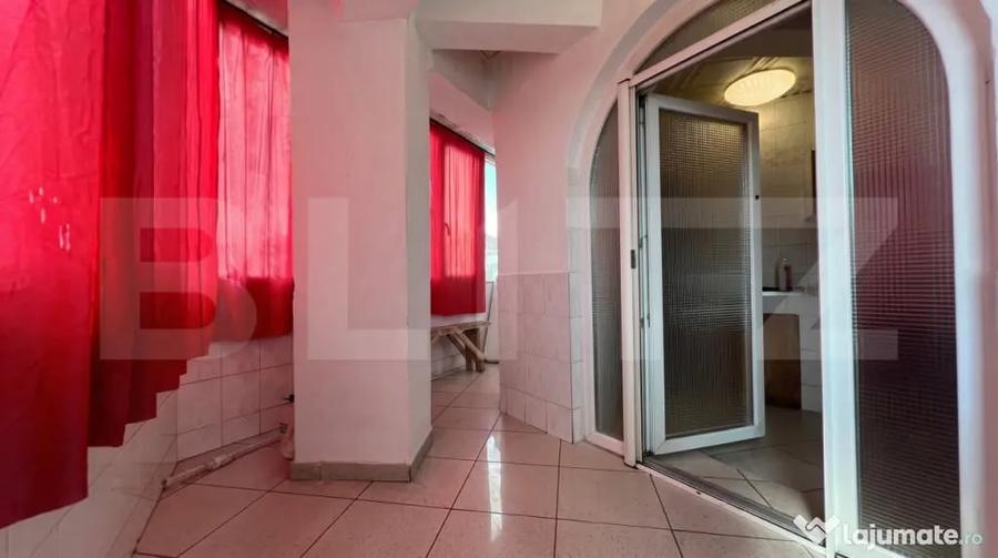Apartament cu 3 camere semidecomandat în Calea Aradului