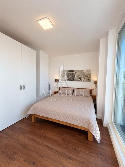 Apartament cu 3 camere semidecomandat, mobilat în Torontalului