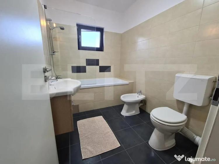 Apartament cu 3 camere decomandat în Cetate