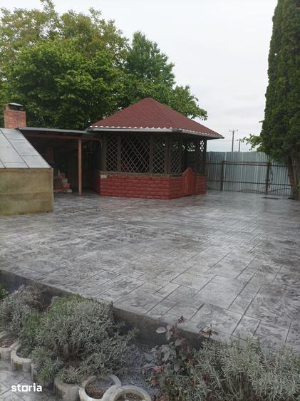 Casă cu 6 camere cu Teren 1262 Mp în Hemeiuș