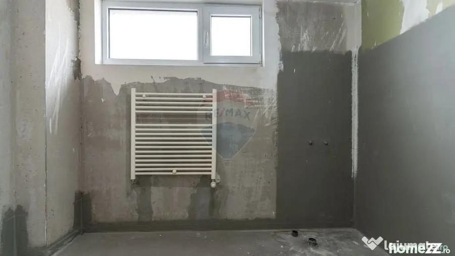 Apartament cu 4 camere semidecomandat în Semicentral