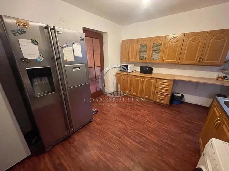 Casă cu 7 camere cu Teren 3200 Mp în Izvoru Dulce (Merei)