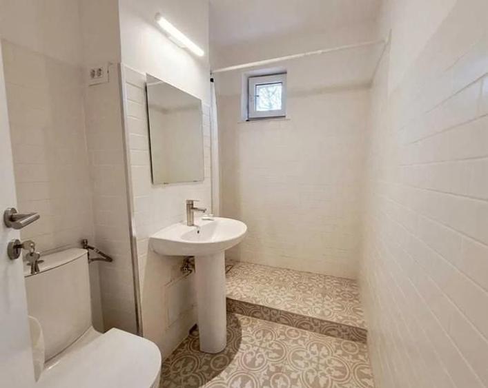 Apartament cu 2 camere decomandat, mobilat în Berceni