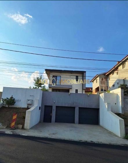 Casă individuală cu 4 camere cu Canalizare în Fundeni