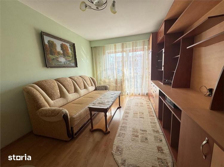 Apartament cu 3 camere decomandat în Valea Aurie