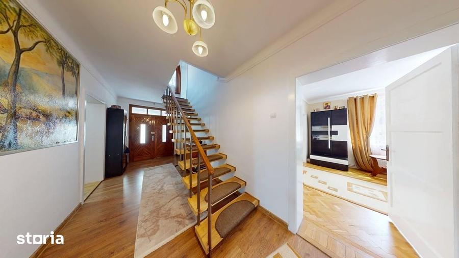 Casă cu 4 camere cu Teren 1280 Mp în Valea Aurie