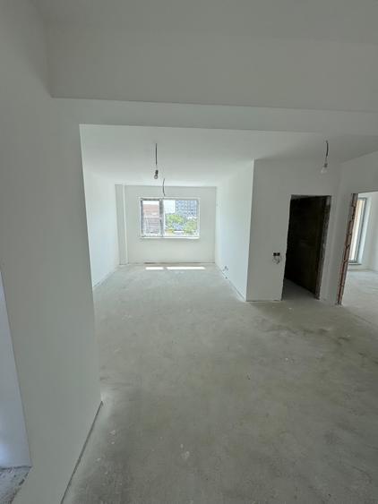 Apartament cu 2 camere decomandat în 1 Mai