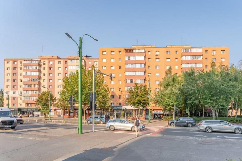 Apartament cu 4 camere decomandat, mobilat în Răcădău
