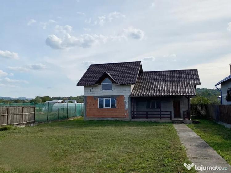 Casă cu 3 camere cu Teren 435 Mp în Remetea Chioarului