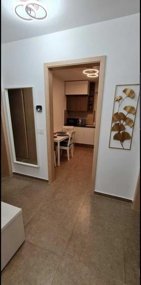 Apartament cu 2 camere decomandat, mobilat în Tractorul