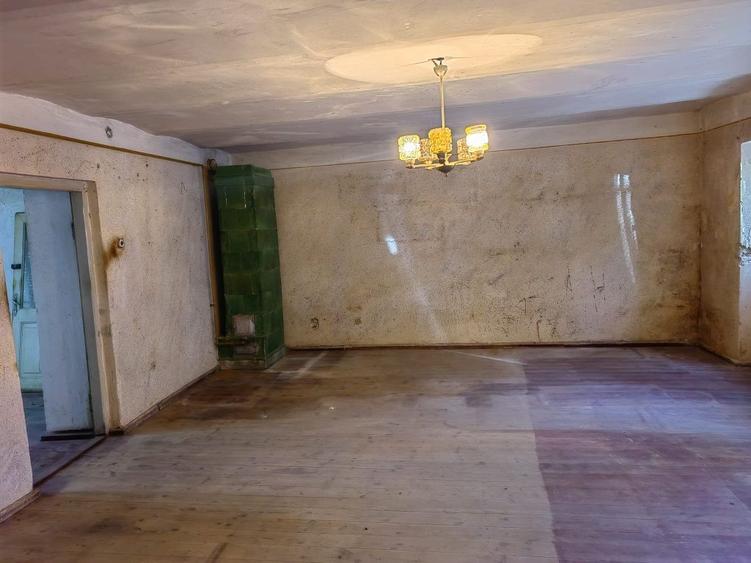Apartament cu 4 camere decomandat în Popoveni