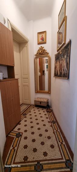 Apartament cu 4 camere semidecomandat în Calea Victoriei