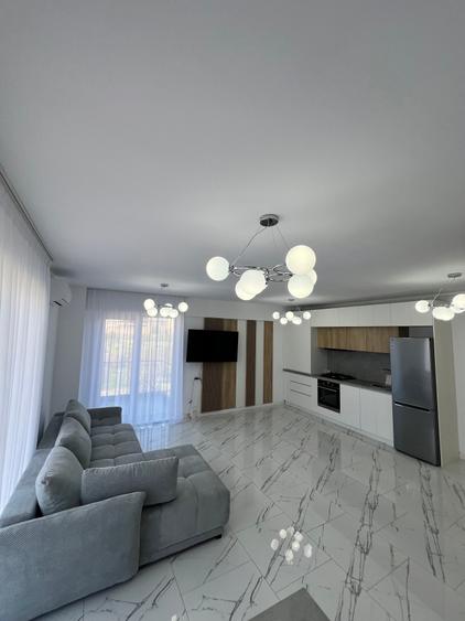 Apartament cu 2 camere decomandat, mobilat în Universitate