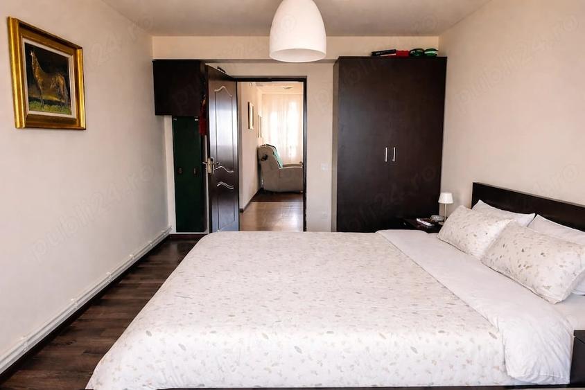 Apartament cu 4 camere decomandat în Central