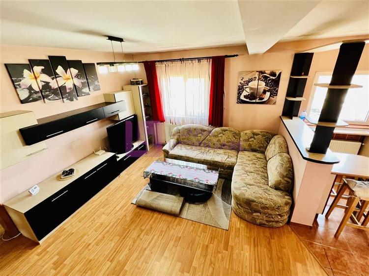 Apartament cu 3 camere decomandat în Aeroport