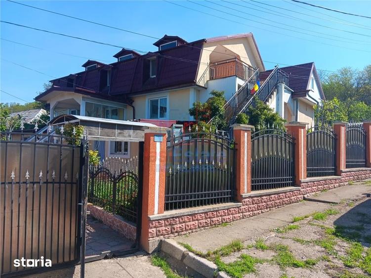 Casă cu 9 camere cu Teren 761 Mp în Popricani