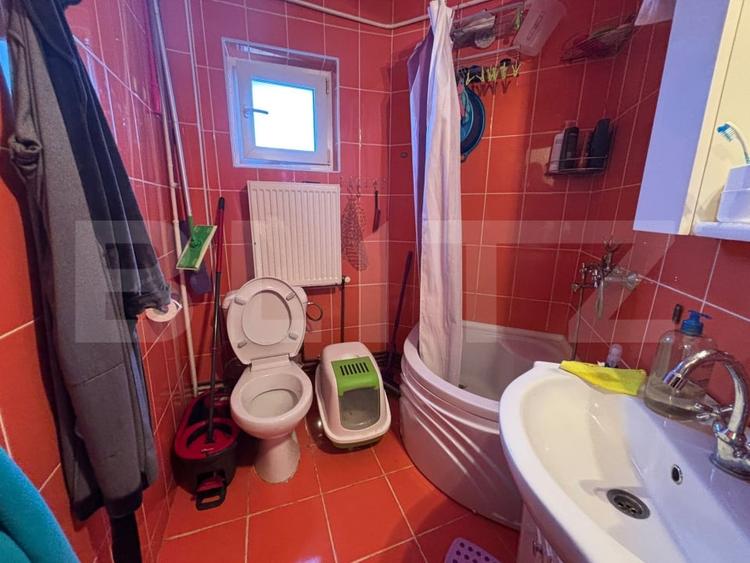 Apartament cu 3 camere decomandat, mobilat în Nicolina