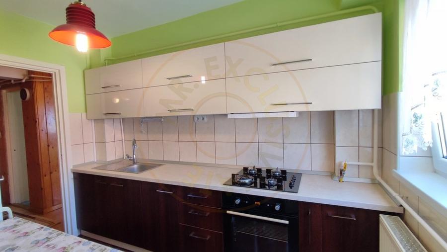 Apartament cu 2 camere decomandat, mobilat în Carei