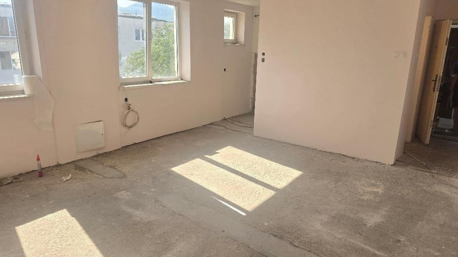 Apartament cu 2 camere nedecomandat în Dacia