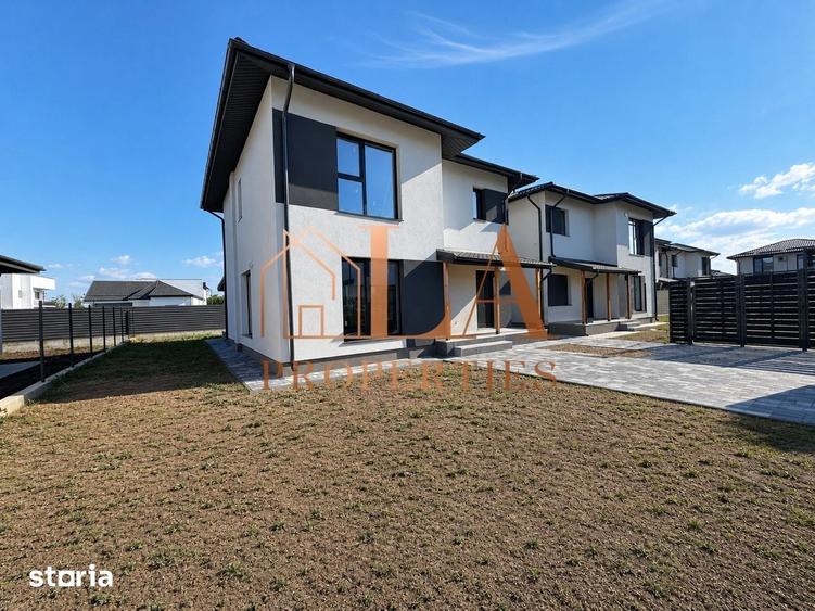 Casă cu 4 camere cu Teren 350 Mp în Domnești