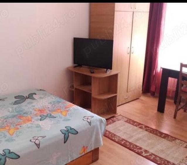 Garsonieră     zona Cet  mobilată utilată  23mp - 1