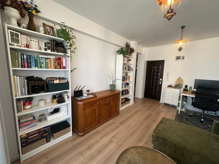 Apartament cu 2 camere decomandat, mobilat în Turnișor
