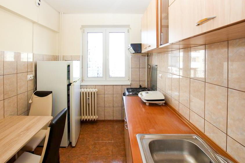 3 camere de inchiriat Al. Compozitorlilor 13 - 19