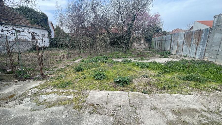 Casa de vanzare cu teren 572 mp si front generos 21 ml - 1