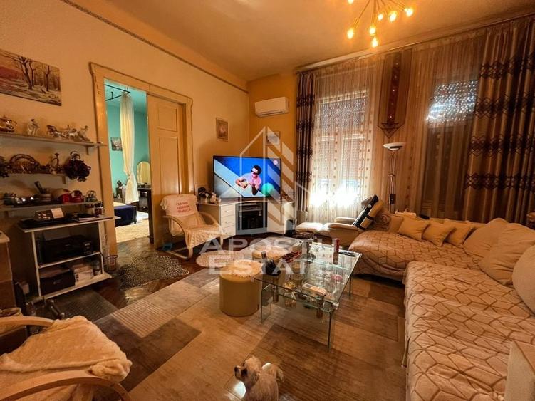 Casa individuala  7 camere, 3 bai, garaj, teren 1129 mp, zona Iosefin - 1