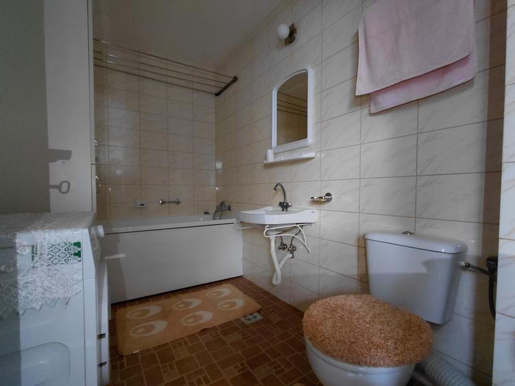 Apartament 2 cam decomandate Str.Florilor Floresti - 10