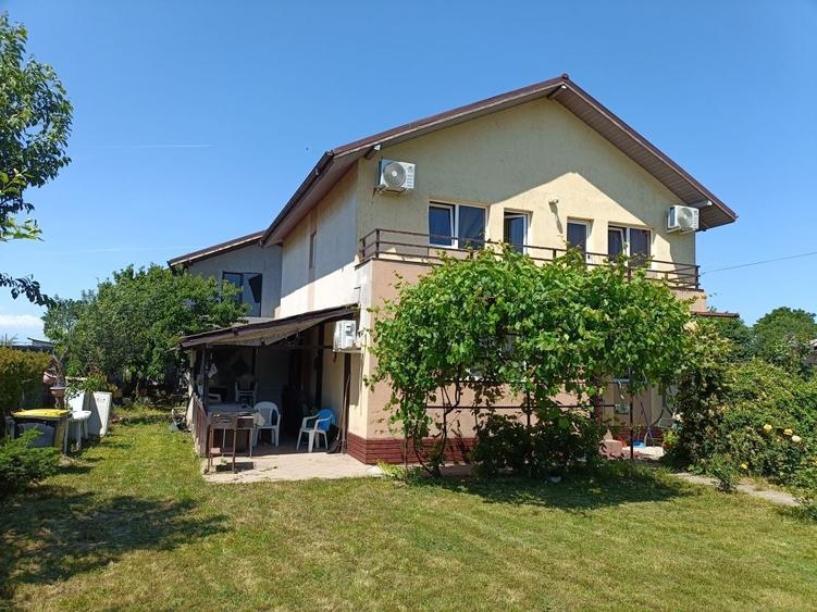 Casă cu 4 camere cu Teren 700 Mp în Central