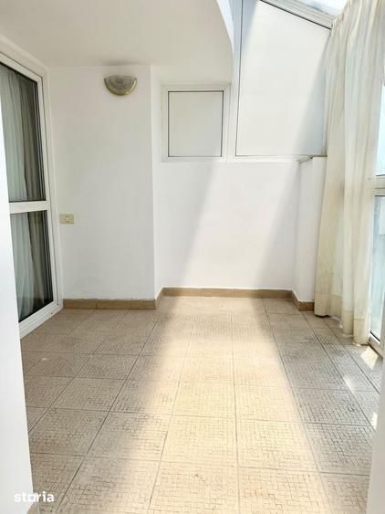 Apartament cu 4 camere în Centrul Civic