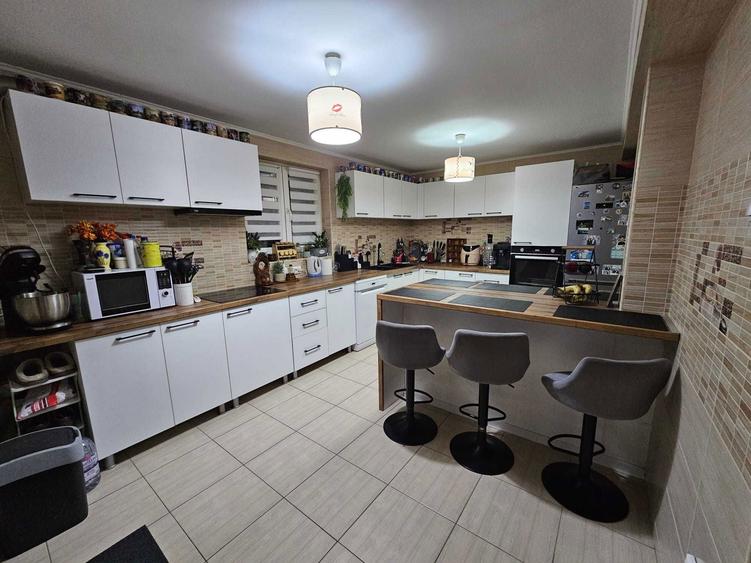 De vanzare Casa P+M sat Albina - 5