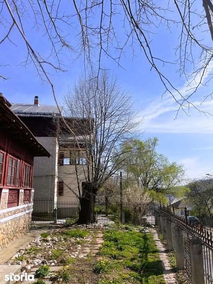 Casa de vanzare in Pucioasa lini?te, natura ?i poten?ial excelent - 11