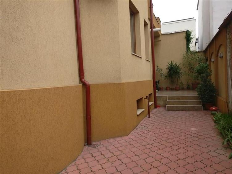 Vila de inchiriat langa metrou Aurel Vlaicu - pretabila birou - 21