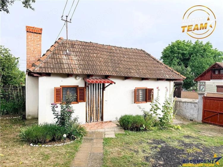 Casă cu 1 camere cu Teren 1315 Mp în Cernat
