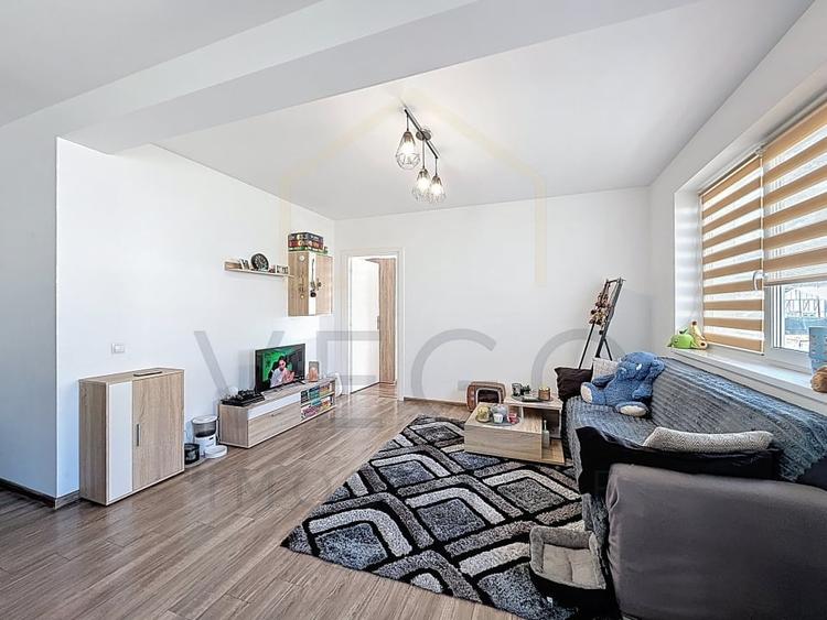 Apartament 2 camere, loc parcare, balcon, in Floresti, strada Cetății - 4