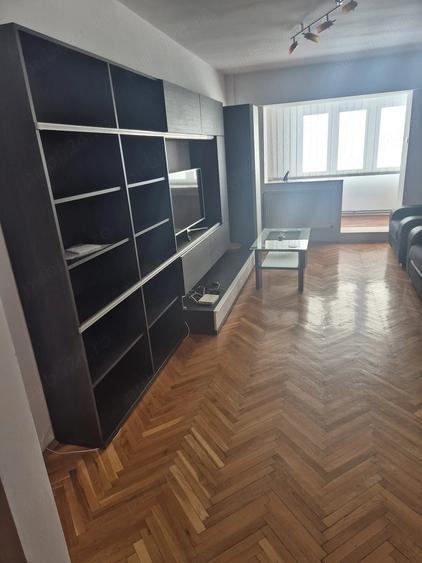 Apartament cu 3 camere decomandat în Aradului